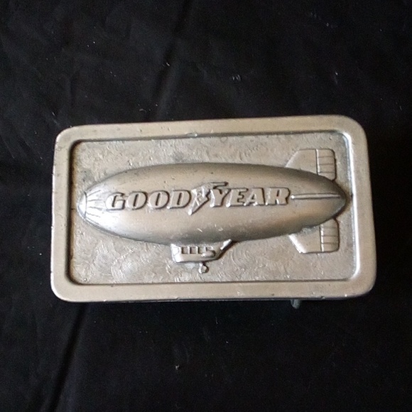 Goodyear blimp 1974 metal  belt buckle in very good condition - Picture 3 of 7